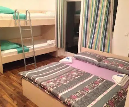 Ana Hostel *